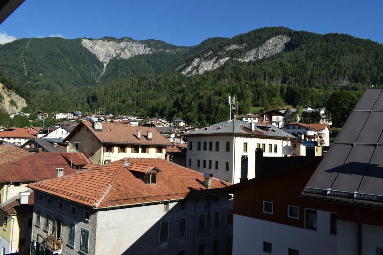 Lozzo Di Cadore - Dolomiti - Piazza IV Novembre Lozzo Cadore Eksteriør billede